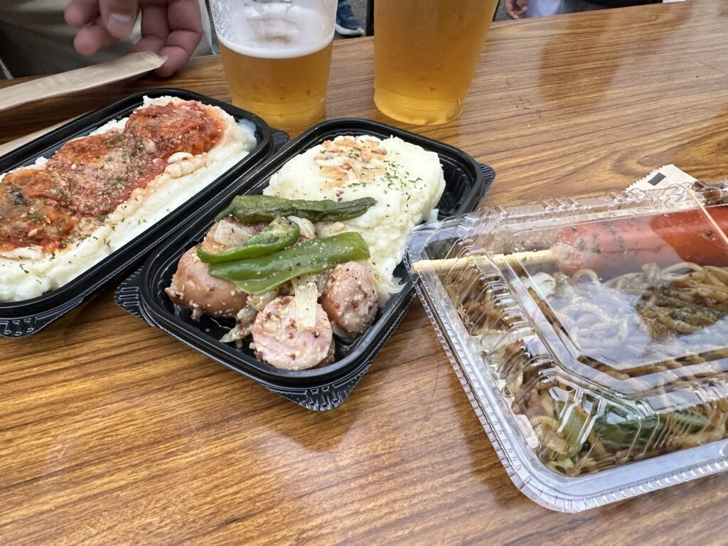 六角橋商店街ヤミ市の食べ物