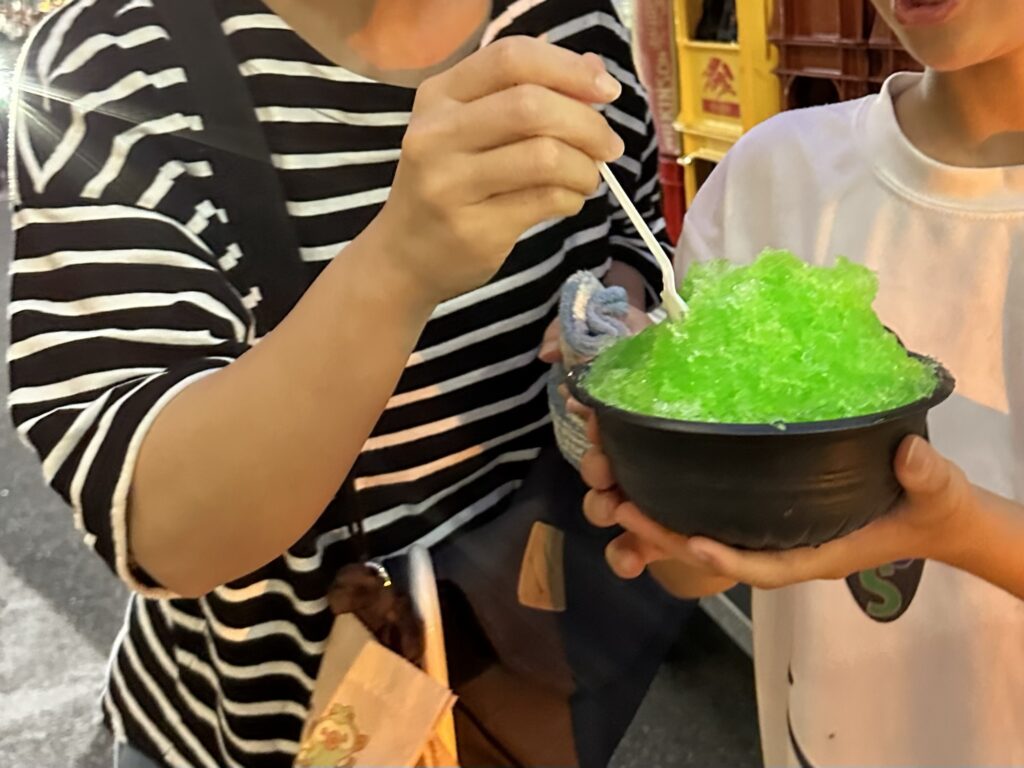 六角橋商店街ヤミ市のかき氷