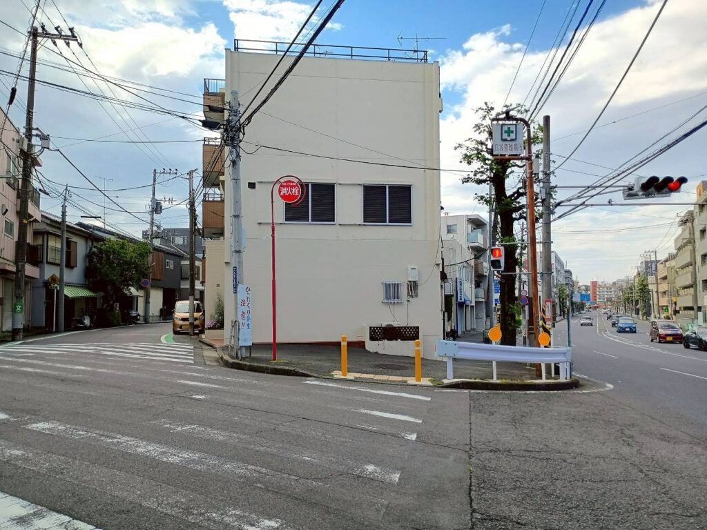 六角橋さんぽの風景～神橋小学校入口