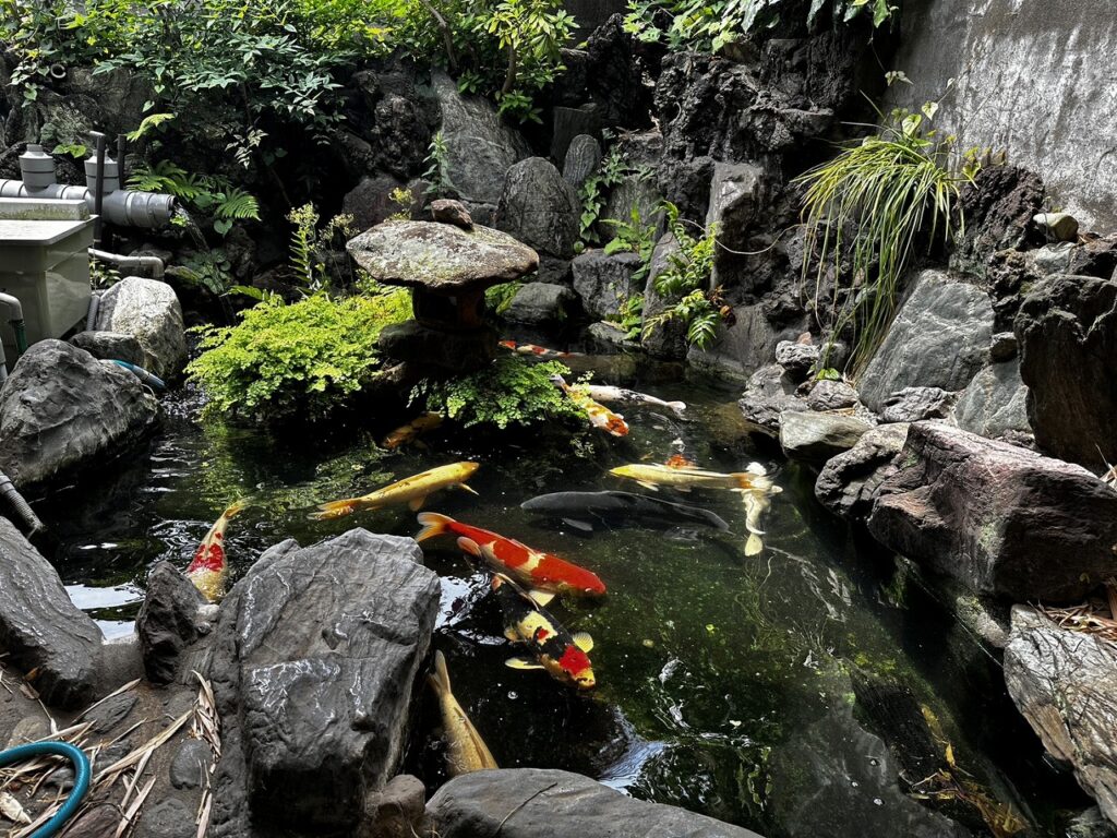 親松の湯の庭