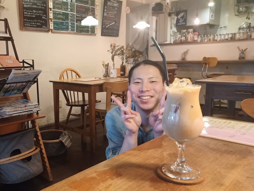 cafeカランコロン店主