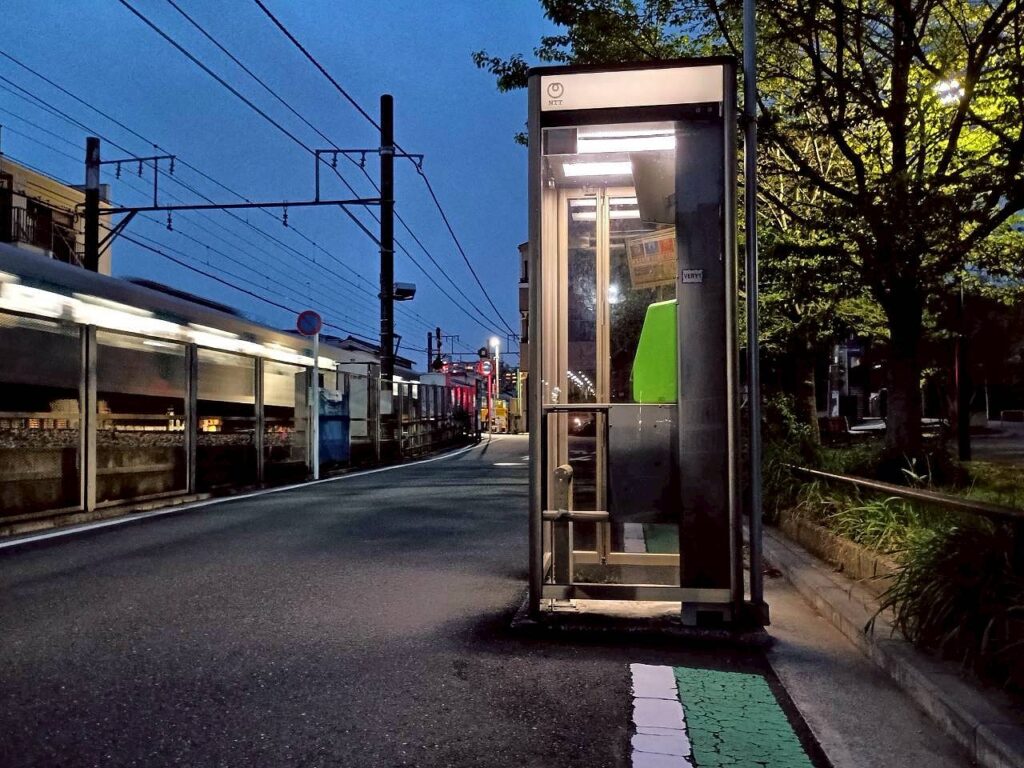 六角橋さんぽ_電話ボックス
