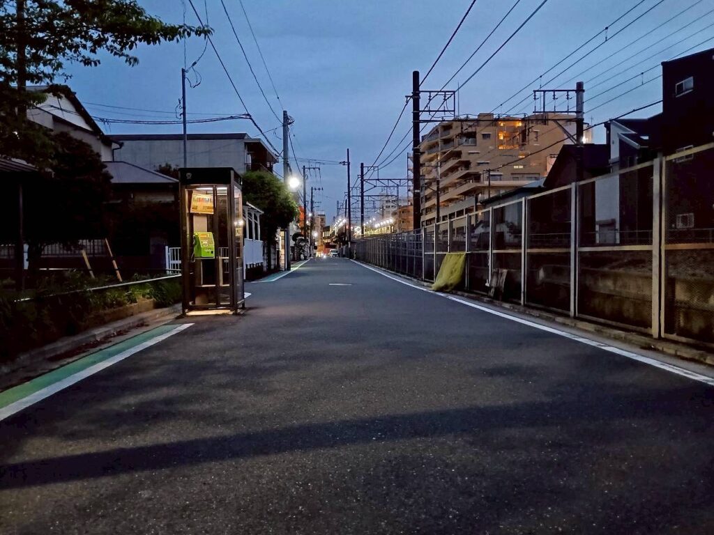 六角橋さんぽ_電話ボックス