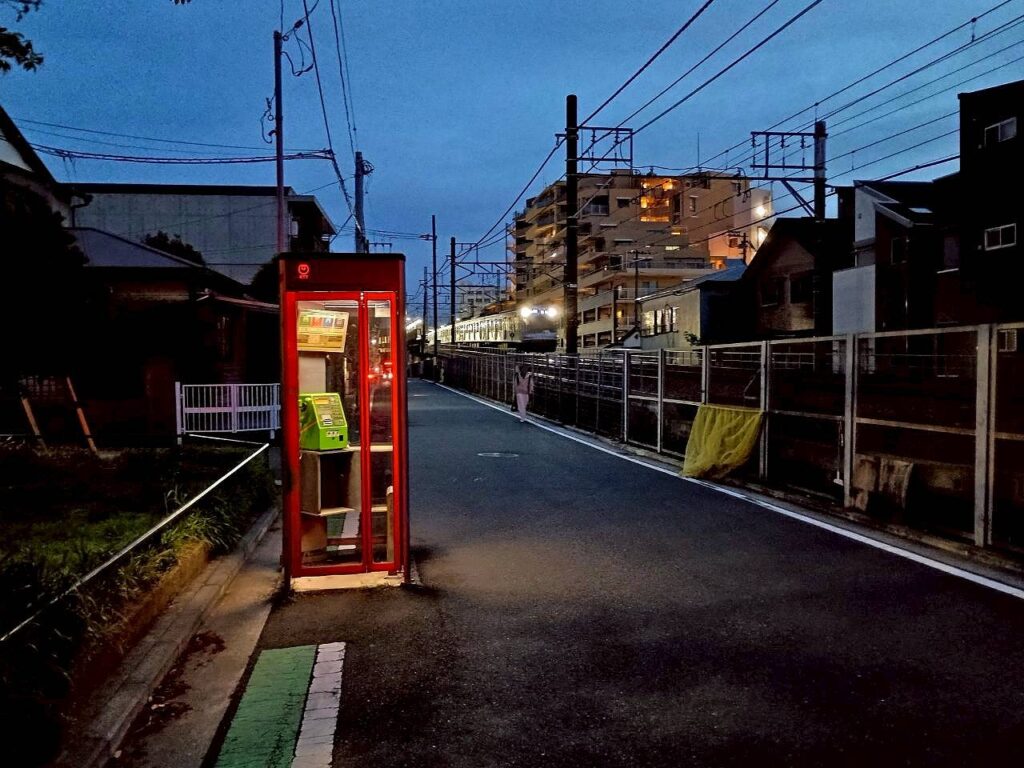 六角橋さんぽ_電話ボックス