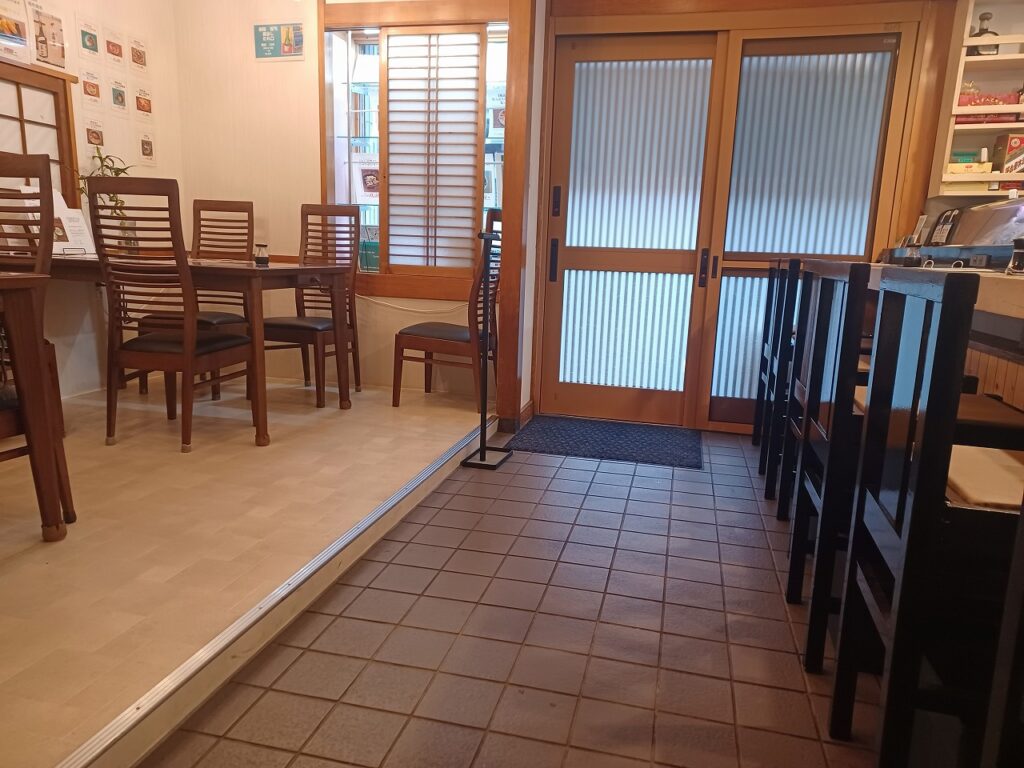 鮨処JOY店内
