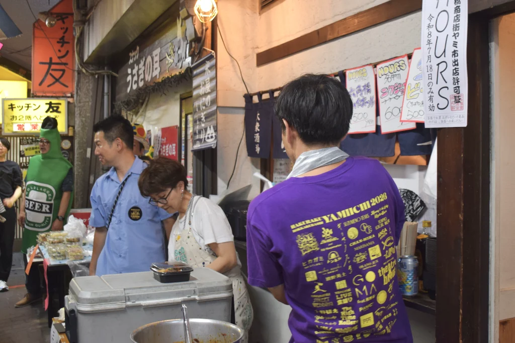 HOURSのお店前ではテイクアウト販売も