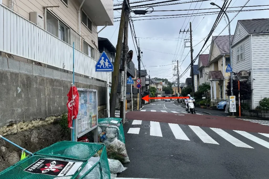 十字路を左へ