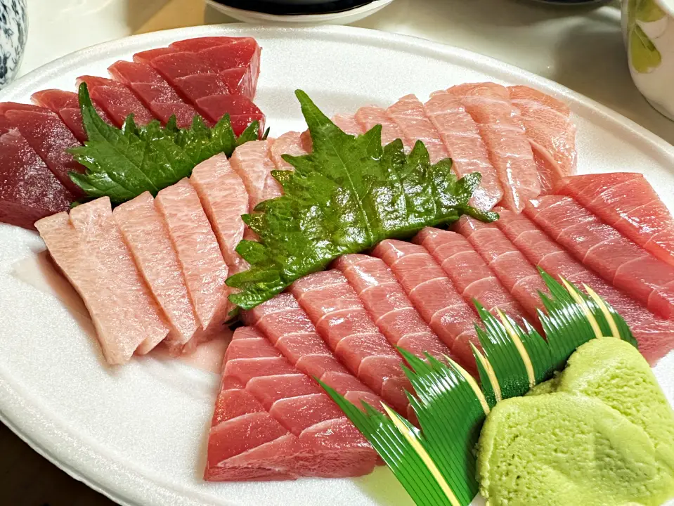 まぐろを盛り付けたところ