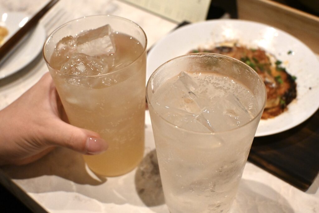 燻製酒場one’s 燻製梅ウォッカ&コークハイ