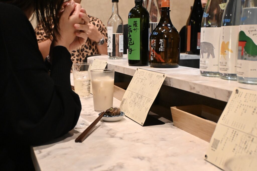 燻製酒場one’sのカウンター